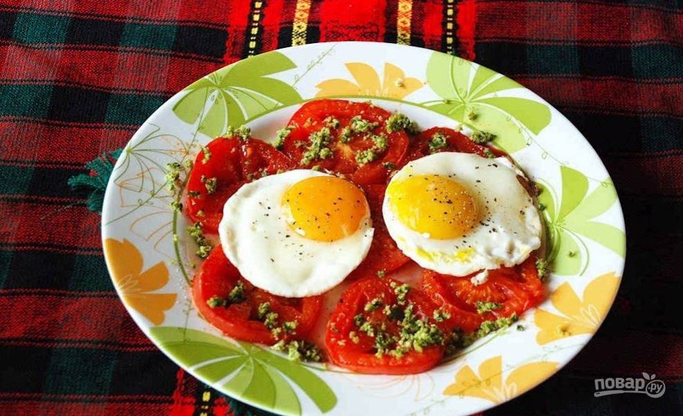 Яичница с помидорами - пошаговый рецепт с фото на Готовим дома