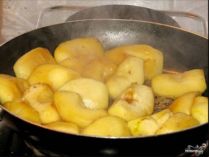 Утиная грудка с яблоком и грушей: рецепт от Даши Малаховой