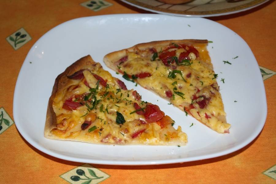 Пицца из дрожжевого теста - пошаговый рецепт с фото на бородино-молодежка.рф