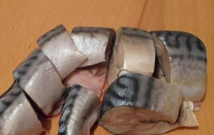 Порежьте на толстые куски.