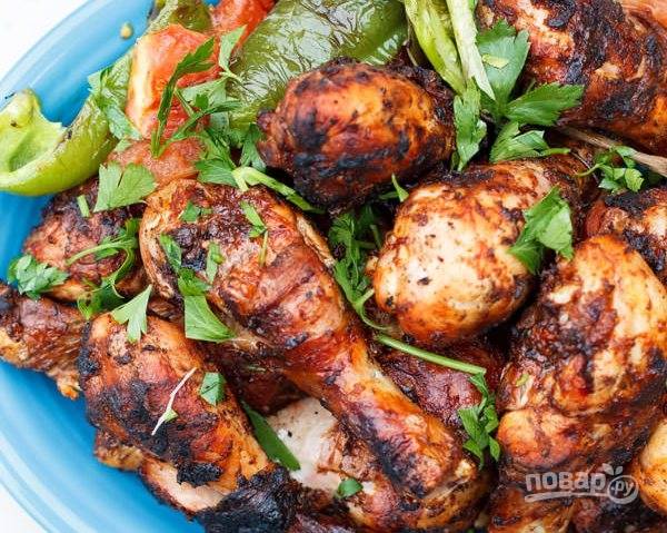 Как вкусно замариновать куриные бедра для шашлыка: советы и рецепты