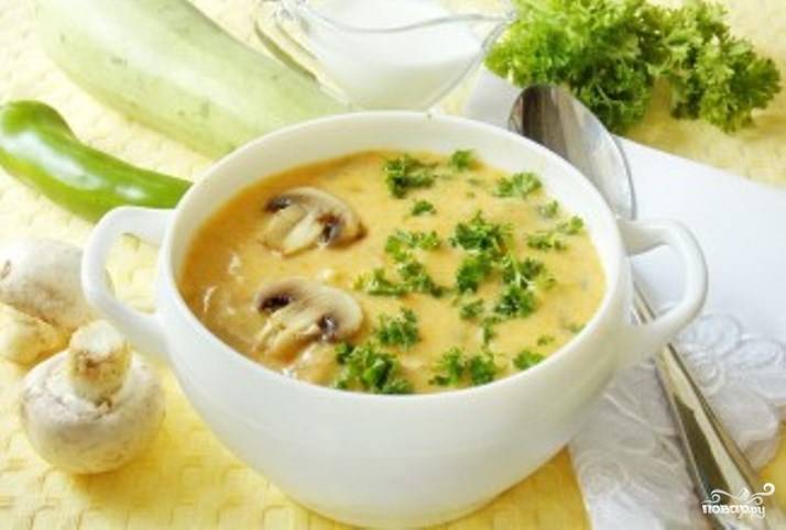Простой пошаговый рецепт приготовления сырного суп-пюре с грибами и курицей