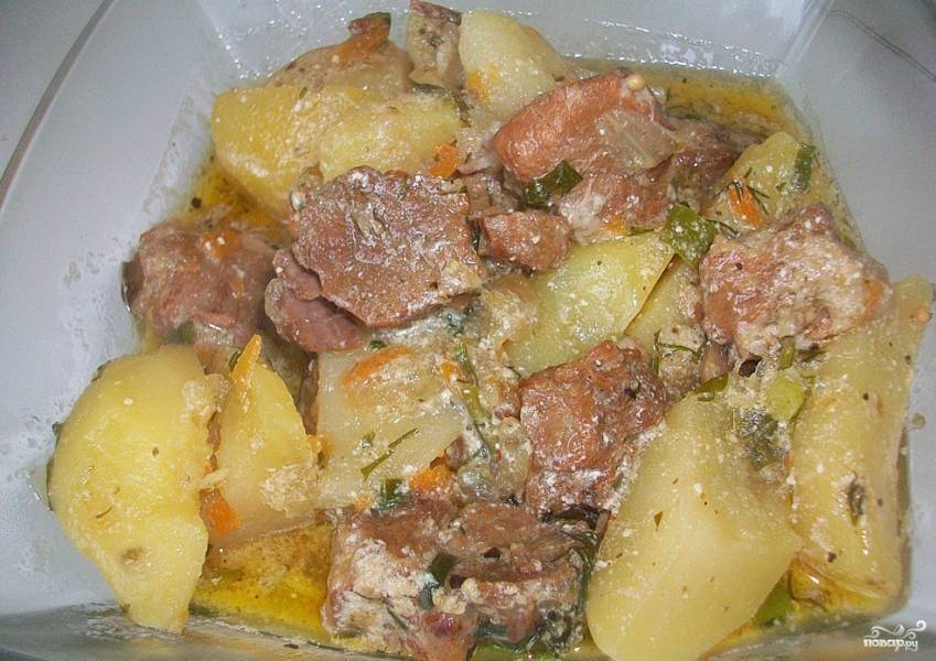 Рецепт: Мясо жареное в сметане с луком | на сковороде