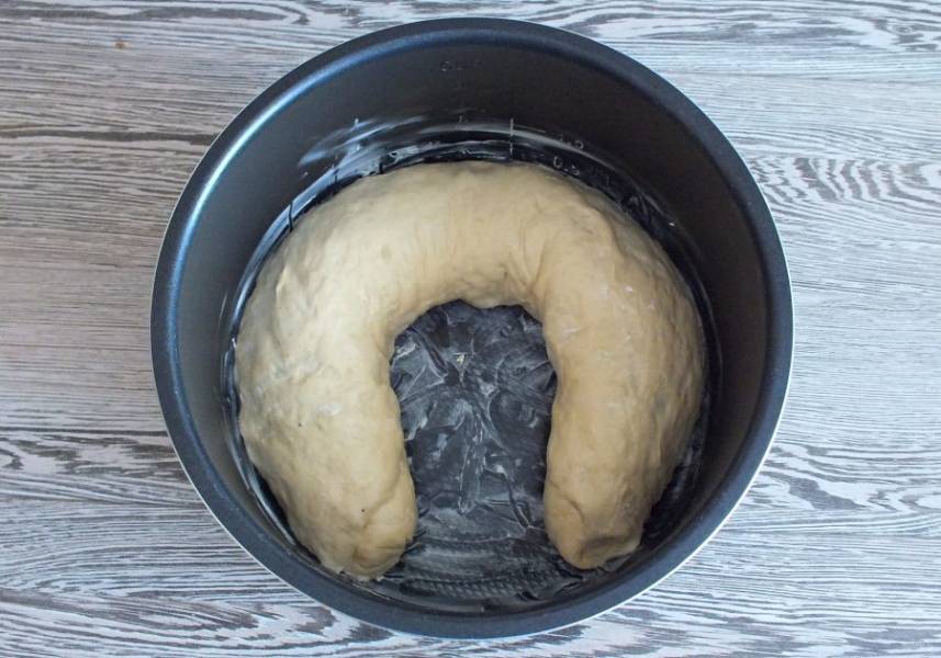 Как приготовить сдобное тесто с сухими дрожжами для яблочного рулета