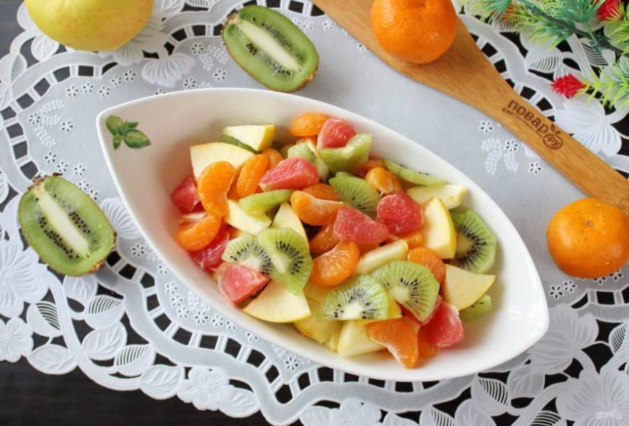 Фруктовый салат из киви, яблок и апельсина - рецепт с фото