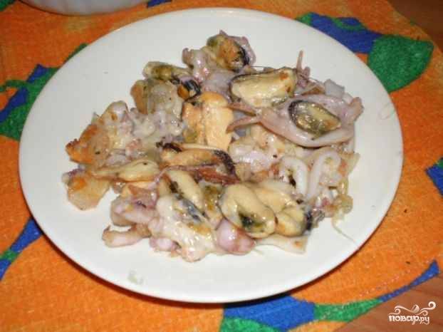 Рецепт коктейля из морепродуктов с соевым соусом и острыми азиатскими куриными крылышками в соусе терияки⁠⁠