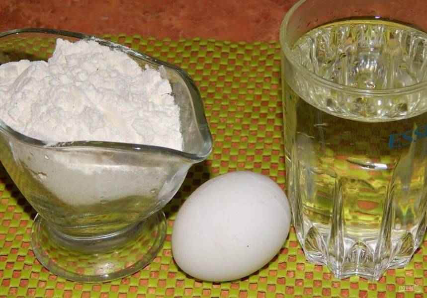 Яичная вода. Яйцо в стакане с водой. Пол стакана сахара. 1 Стакан муки и яйца. Яйца вода мука сахар что приготовить
