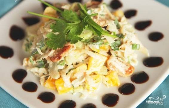 Диетический салат с курицей