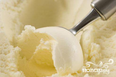 1. Для коктейля всегда выбирайте самое качественное и жирное мороженое – от него зависит базовый вкус продукта. Лучше всего подойдет ванильный пломбир. Один шарик мороженого соответствует 60-70 граммам мороженого.