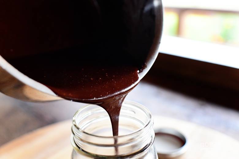 Шоколадный топпинг с фундуком – пошаговый рецепт приготовления с фото