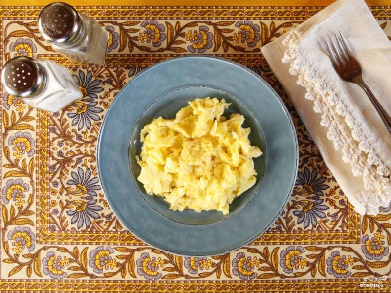 Яичница-болтунья рецепт – Русская кухня: Завтраки. «Еда»