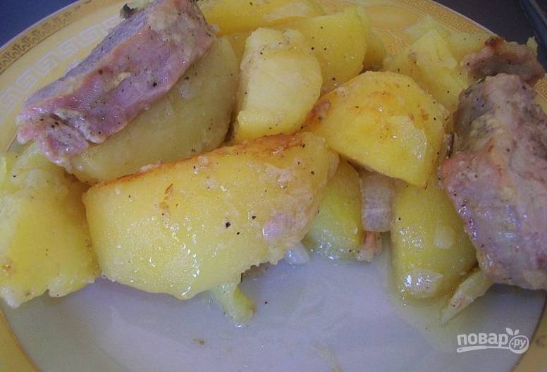 Картофель со свининой в сметане