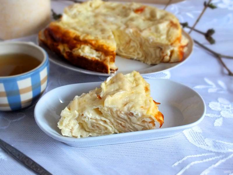 Пирог из лаваша с творогом и сыром в мультиварке