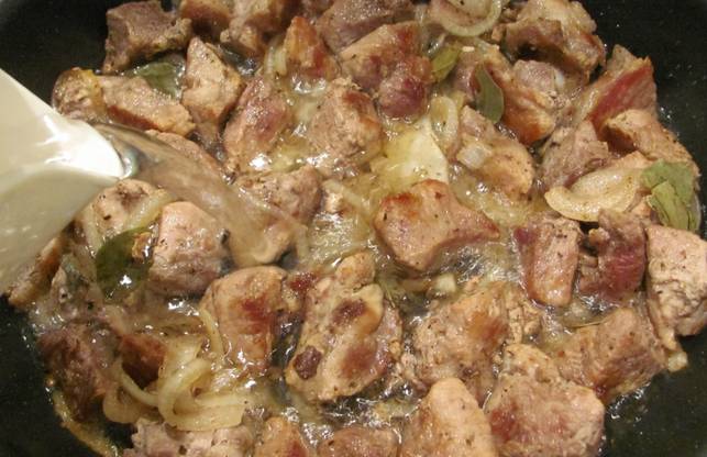 Свинина кусочками на сковороде - пошаговый рецепт с фото на биржевые-записки.рф