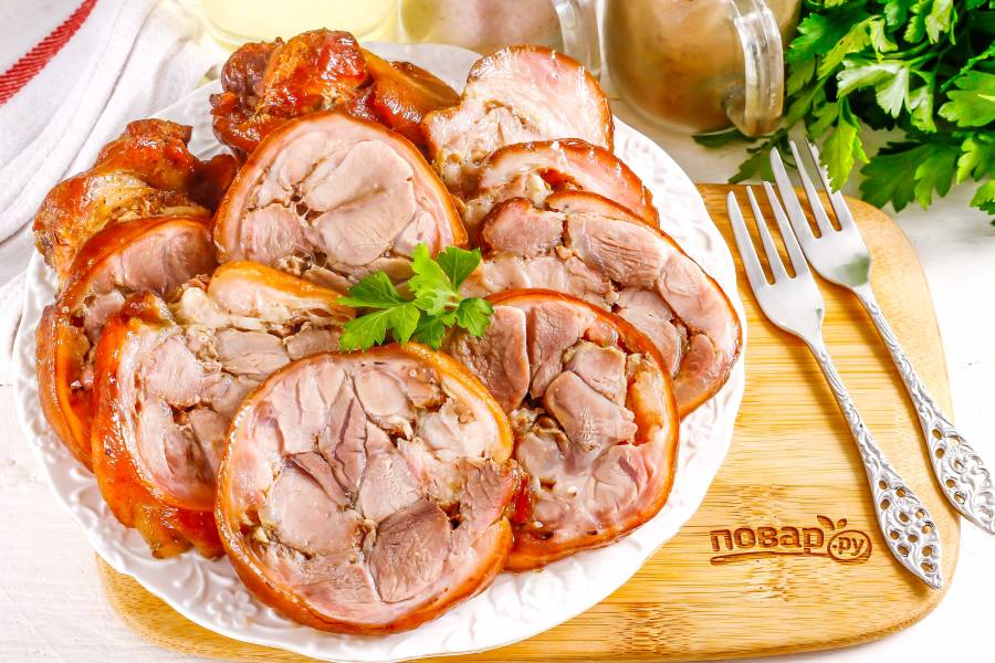 Рулет из свиной брюшины - 7 рецептов в духовке в домашних условиях с пошаговыми фото