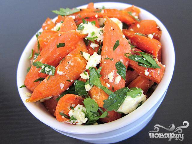 Салат из моркови и сыра Фета