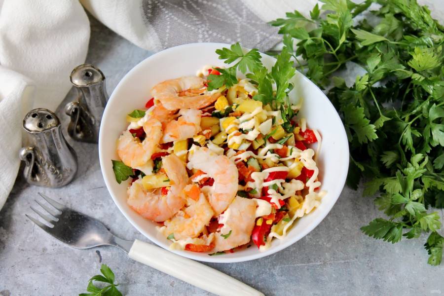 Салат с морепродуктами и морковью