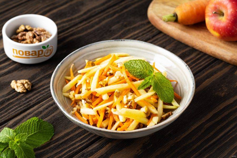 Рецепт - Салат из свеклы, моркови, яблока и грецких орехов
