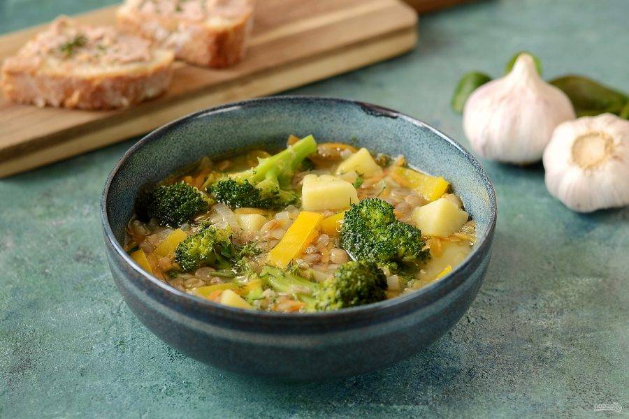Суп с чечевицей и брокколи готов, приятного вам аппетита!