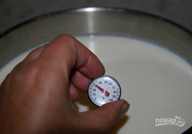 4.	Подогрейте молоко до тридцати градусов, очень важно соблюдать температурный режим.