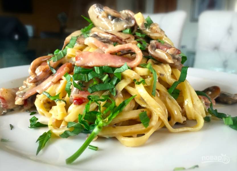 13.	Подавайте спагетти с грибами в сливочном соусе сразу, приятного аппетита!