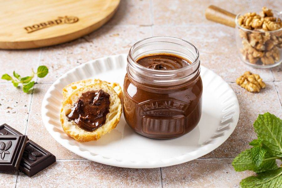 Шоколадно-ореховая паста из грецких орехов готова, приятного вам аппетита!