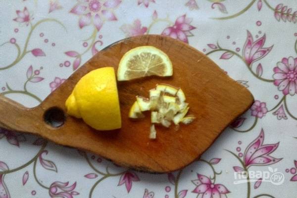 Чир, запеченный в фольге с лимоном и зеленью.