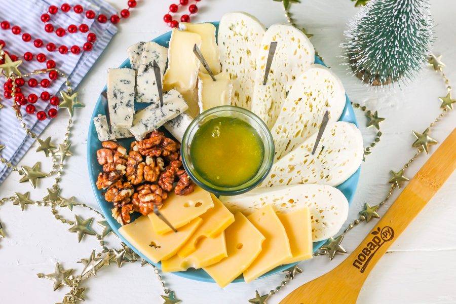 Сырная тарелка на Новый год - пошаговый рецепт с фото на Повар.ру