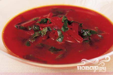 Суп из свеклы с помидорами и специями