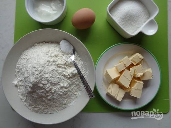 Отмеряем необходимое количество продуктов. Если вам нужны тарталетки для того, чтобы наполнить соленой начинкой, уменьшите количество сахара.