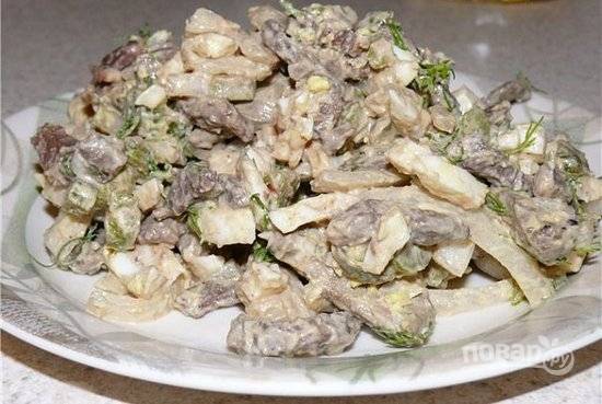 Салат из куриных сердечек с грибами