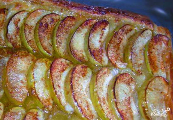 Слоёный пирог с яблоками