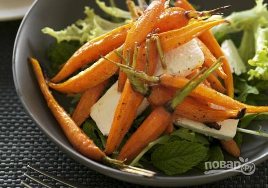 2. Салат из моркови, сыра и чеснока