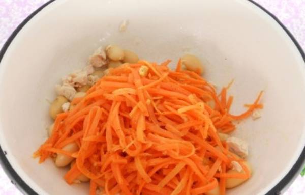 Добавьте корейскую морковь.