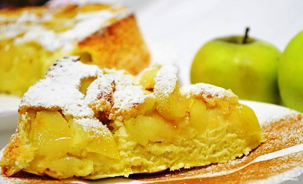 Пышная шарлотка с яблоками на кефире — вкусные рецепты приготовления в духовке