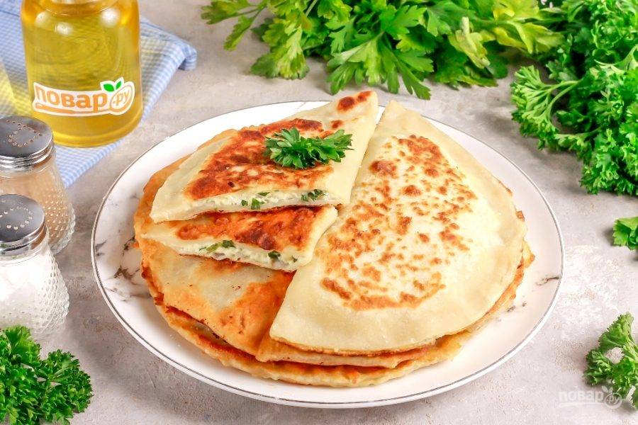 Подайте ароматные чадушки к столу горячими.