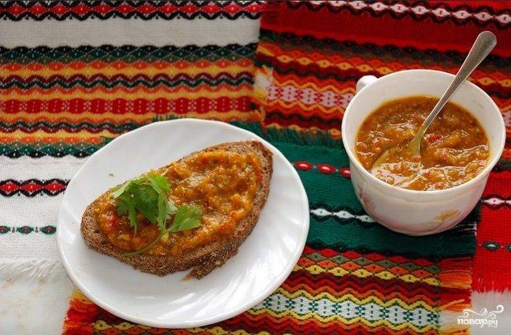 Соус ткемали с грецкими орехами