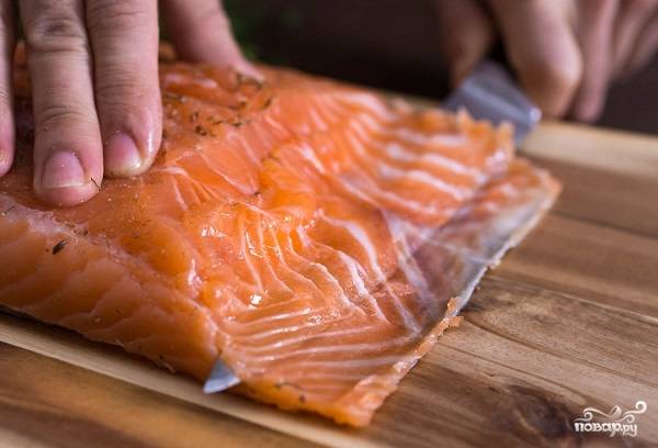 8. Этот вкусный и несложный засол красной рыбы в домашних условиях вполне может стать для вас настоящей находкой. Угощайтесь!