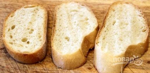 Для начала запеките хлеб в тостере.