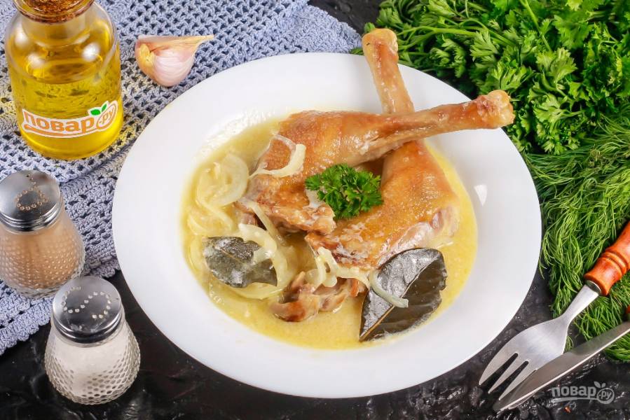 Куриные окорочка в сметанном соусе – кулинарный рецепт