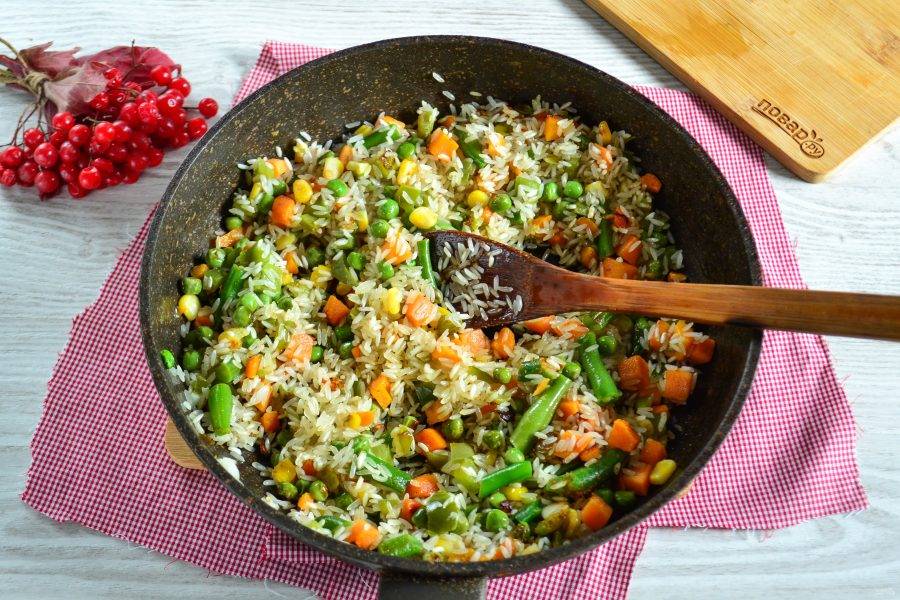 Быстрый ужин — рис с замороженными овощами (три способа приготовления)