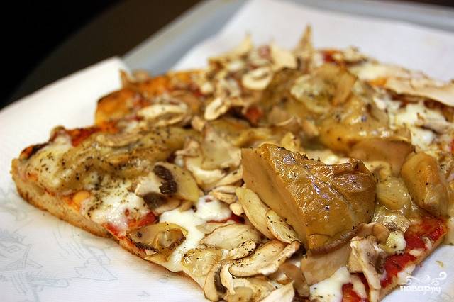 Пицца с белыми грибами и шампиньонамим