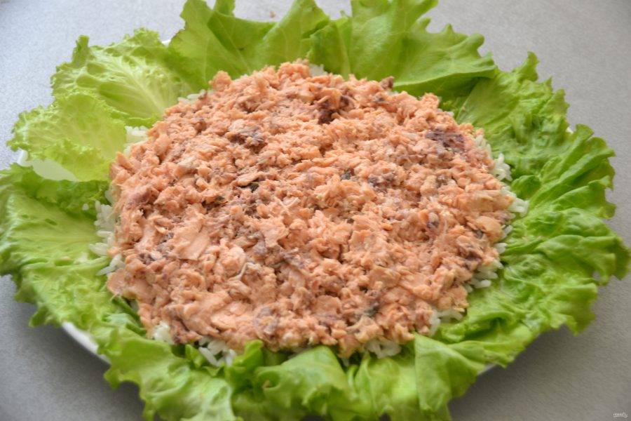 Рецепт вкусного салата с консервированной горбушей