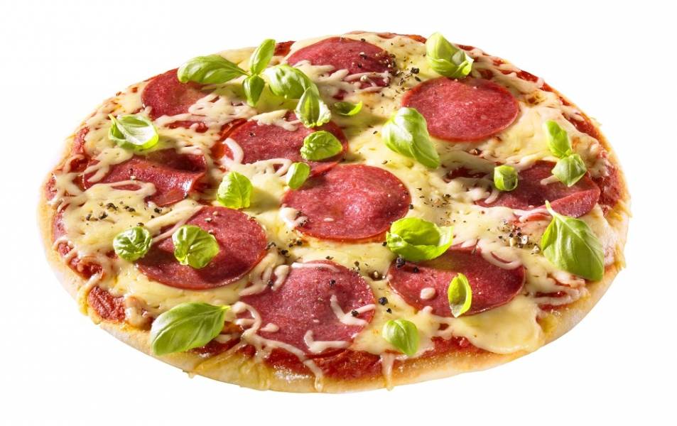 Быстрая заливная пицца с колбасой и сыром - рецепт с фото