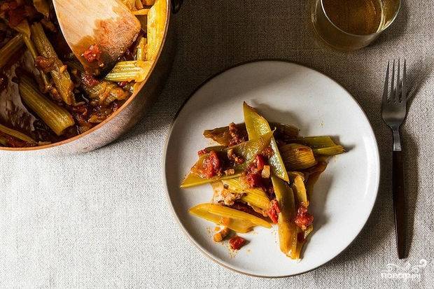 Сельдерей, тушеный с овощами – кулинарный рецепт