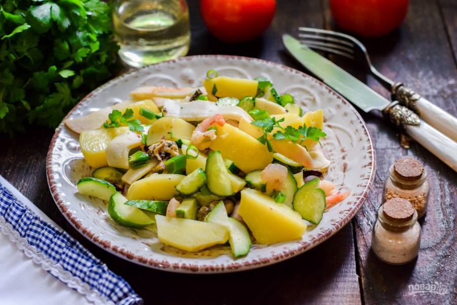 Лёгкий салат с морским коктейлем и авокадо. Рецепт без майонеза салата из морепродуктов