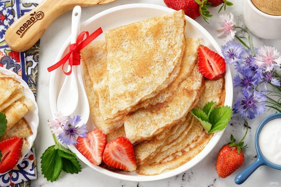 Блины заварные готовы. По желанию можно смазывать их в процессе кусочком сливочного масла. Приятного аппетита!
