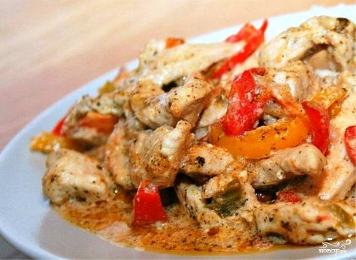 Курица с овощами тушеная на сковороде - два вкусных рецепта
