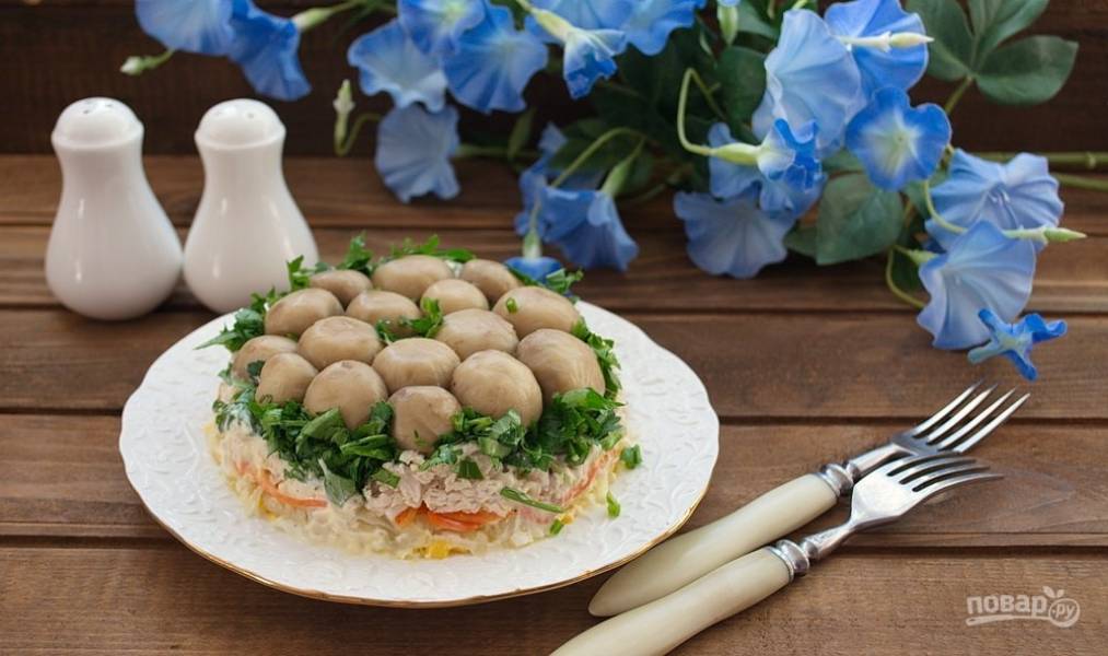 Классический рецепт салата «Лесная поляна» и новые варианты блюда-«перевертыша»