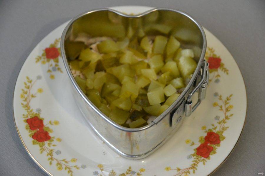 Слоеный салат с яблоком - рецепты с фото